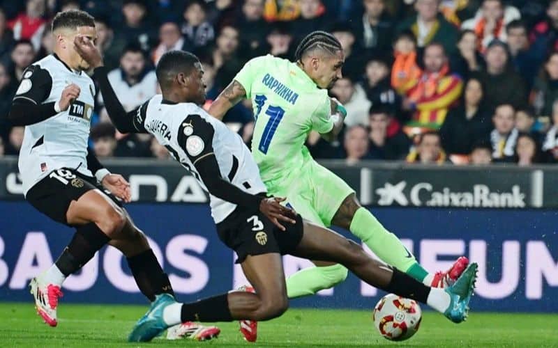 Barcelona áp đảo ngay từ đầu, Ferran Torres tỏa sáng